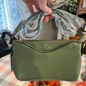 London Fog Green Bella Pebble Crossbody Bag New